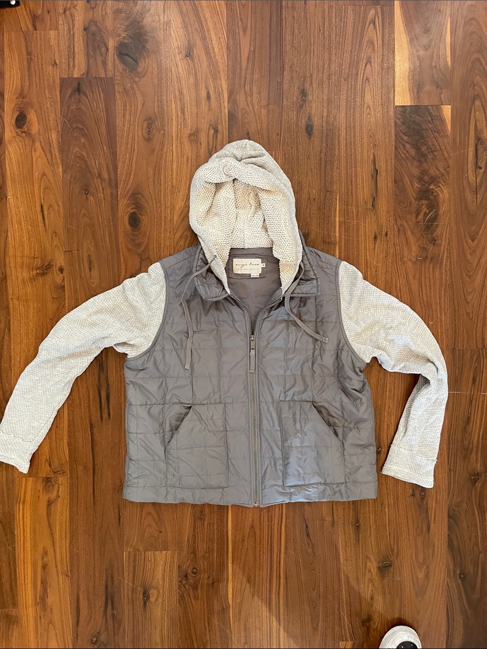 evy's‎ tree Gray Quilted Puffer Vest with Cream Knit Hoodie Sleeves